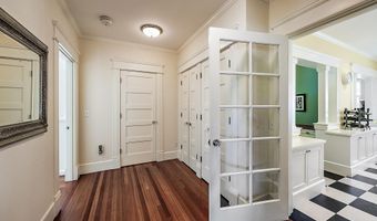 586 B St, Ashland, OR 97520
