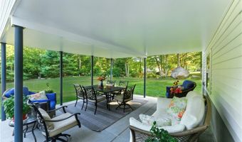 22 Camelot Cir, Johnston, RI 02919