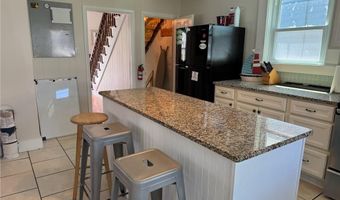 20 Narragansett Ave, Newport, RI 02840