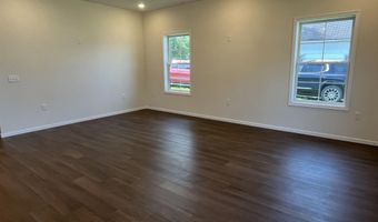 522 S 3rd St, Albia, IA 52531
