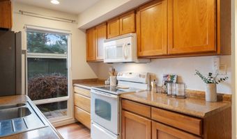 1653 NW MIDLAKE Ln, Beaverton, OR 97006