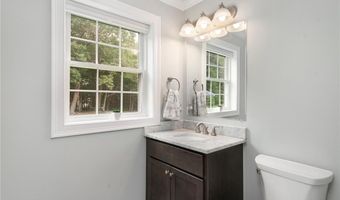 42 E Lantern Rd, Lincoln, RI 02865