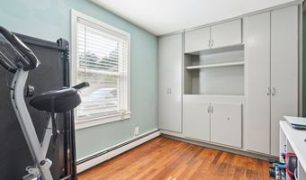 7 Rocky Ledge Dr, Clinton, CT 06413