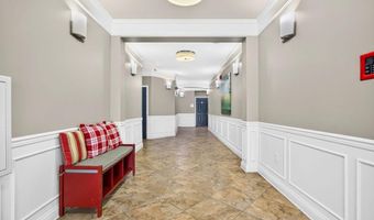 41895 CATHEDRAL VALLEY Sq 401, Aldie, VA 20105