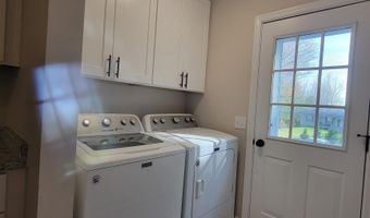 51 Nutter Cir, Barnstead, NH 03225