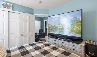 5 Brentwood Dr, Bayville, NJ 08721
