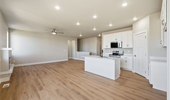 2301 Chan Dr, Adel, IA 50003