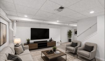 58 W OLD MILL Trl, Antioch, IL 60002
