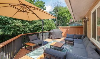 447 Maymont Dr, Ballwin, MO 63011
