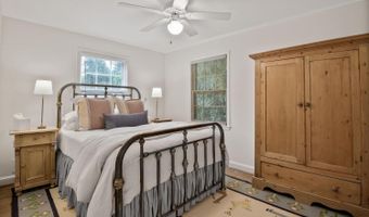 7721 MARYKNOLL Ave, Bethesda, MD 20817