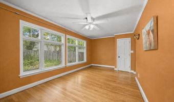 4812 7TH St N, Arlington, VA 22203