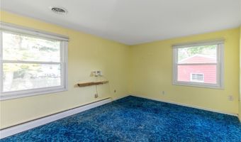 24 Glenbourne Ct, Amherst, NY 14221