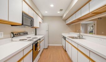 1631 Weatherstone Dr, Ann Arbor, MI 48108