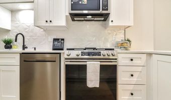 7980 AUDUBON Ave 203, Alexandria, VA 22306
