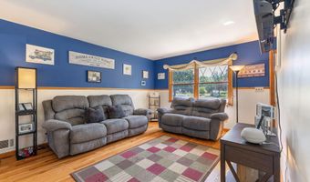 10 Tanglewood Rd, Albany, NY 12205