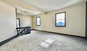432 Edgewater Dr, Algonac, MI 48001
