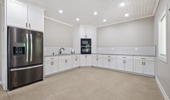 15586 Cedar Ln, Basehor, KS 66007