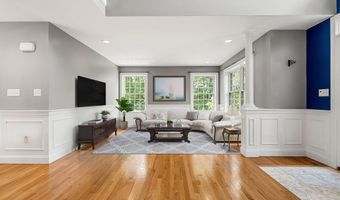 60 Camelot Dr, Bedford, NH 03110