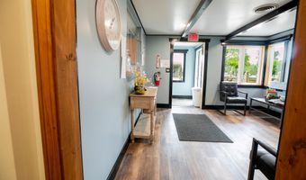 875 Hammond St, Bangor, ME 04401