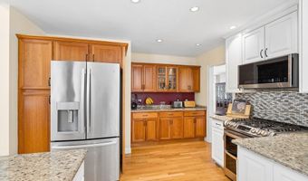136 Davis Rd, Acton, MA 01720