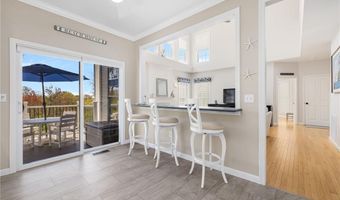 61 Schooner Cove Ln, Narragansett, RI 02882