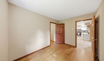 3 Lew May Dr, Andover, NJ 07860