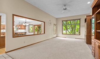 301 E WAYFARER Ln, Appleton, WI 54913