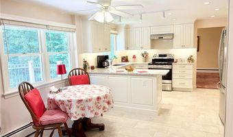 33 MaryAnn Dr, Exeter, RI 02822