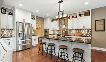 6212 Deer Hollow Rd, Auburn, IN 46706