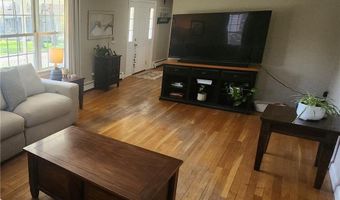 54 Sefton Dr, Bristol, RI 02809