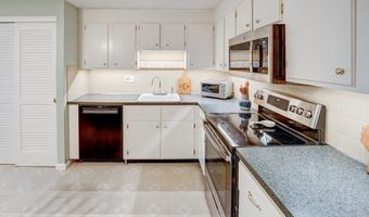 35 Swanson Ct 32D, Boxborough, MA 01719