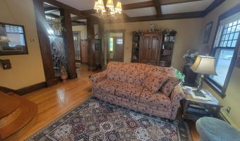 817 N Main St, Aberdeen, SD 57401