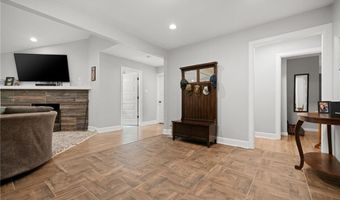 908 N 5th Ter, Barling, AR 72923