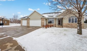 2225 E Byrum Cir, Brandon, SD 57005