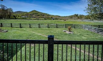 214 Pasture Ln, Banner Elk, NC 28604