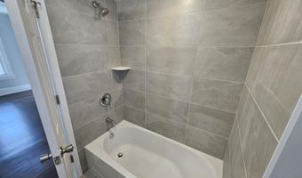 251 Main St, Middletown, NJ 07748
