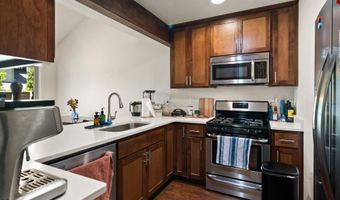 37 N Mountain Ave, Ashland, OR 97520