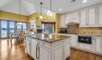 99 Holly Ln, Bayville, NJ 08721