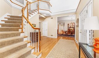 60 Pheasant Dr, East Greenwich, RI 02818