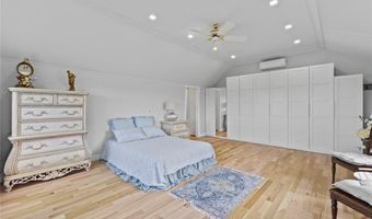 10 J H Dwyer Dr, Middletown, RI 02842