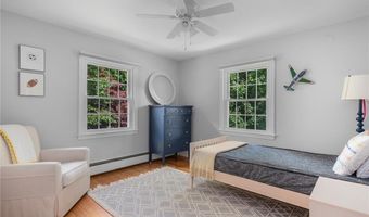 27 Christine Dr, Barrington, RI 02806
