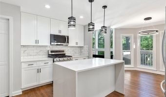 100 Little Ridge Rd, Berkeley Lake, GA 30096