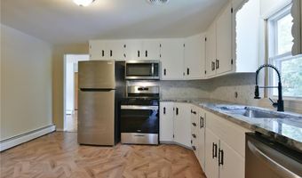 44 Cindy Ln, Warwick, RI 02886