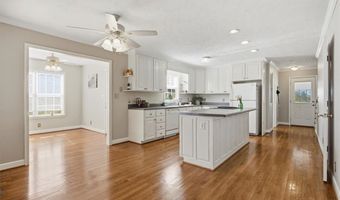 1594 Carroll Store Rd, Autryville, NC 28318