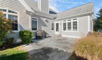 10 Hillside Ct, East Greenwich, RI 02818