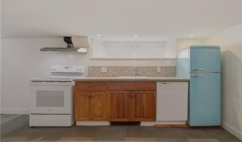 30 Boulevard, Middletown, RI 02842