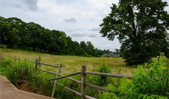 Ozark Acres Drive, Bentonville, AR 72713