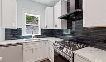 18 Winterhawk Dr, Arden, NC 28704