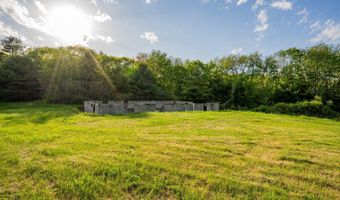 30 Hidden Meadows Dr, Arundel, ME 04046