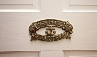 105 John St, Newport, RI 02840
